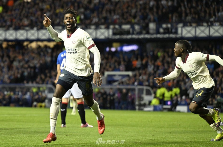 球队立刻从 球队立刻从