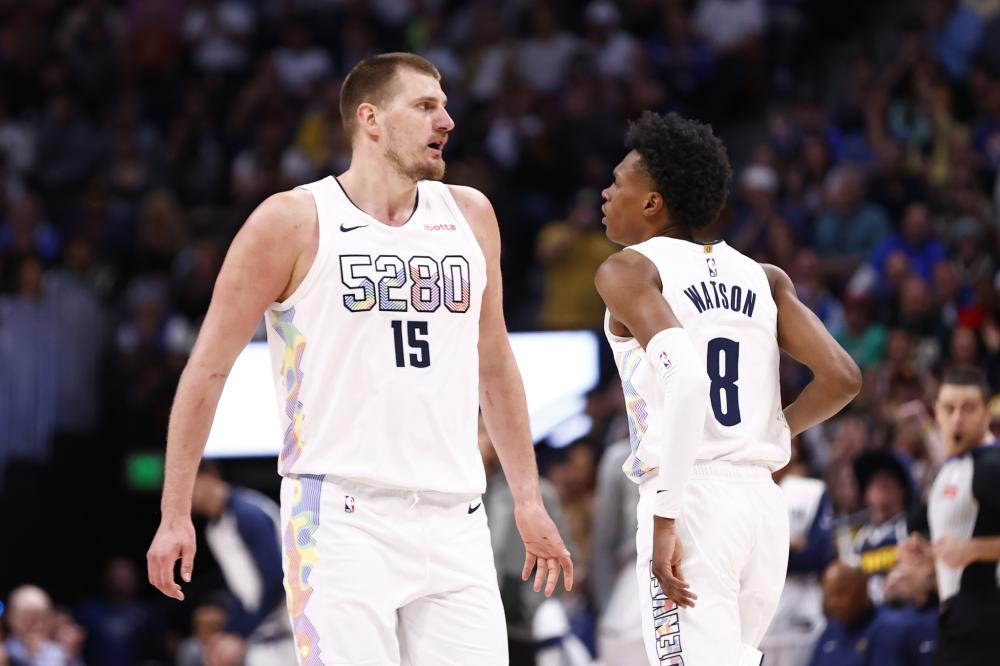 在首次先发 在首次先发