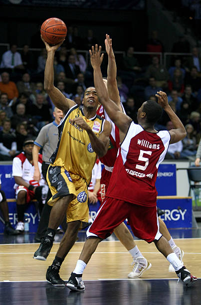 体育高拉特确认将放弃中国国籍